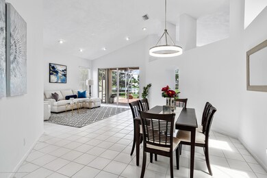 Open Floor Plan w Vaulted Ceiling & View