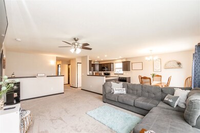 1307 Hummingbird Cir, Waterloo, IA 50702 - photo 4