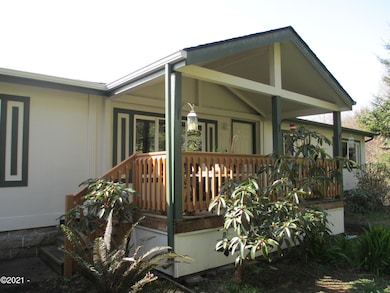 521 SE Oar Ave, Lincoln City, OR 97367 - photo 2