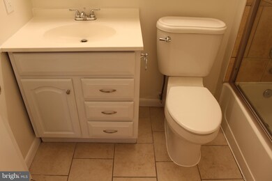 18545 Bay Leaf Way, Germantown, MD 20874 - photo 7