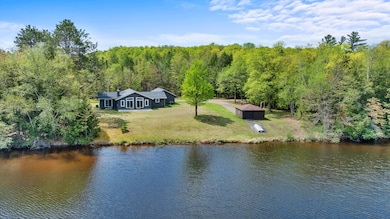 314 ft of lake frontage