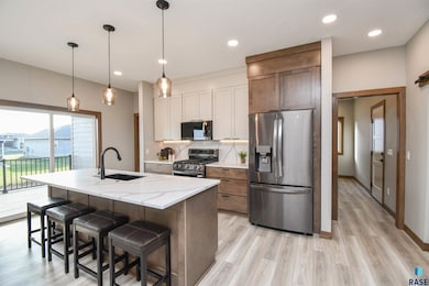 8421 E Spearfish Ct, Sioux Falls, SD 57110 - photo 5