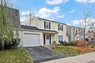 29W477 Blackthorn Ln, Warrenville, IL 60555 - photo 2