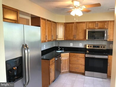 133 Firethorn Ct unit 12-5, Upper Marlboro, MD 20774 - photo 2