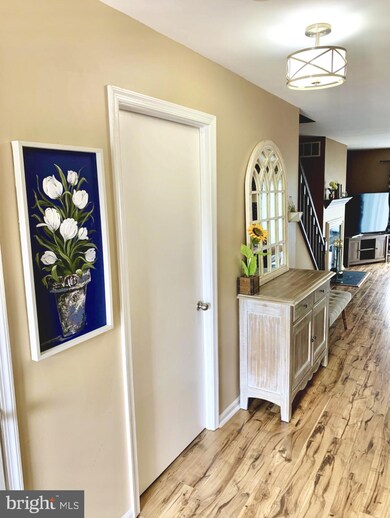 1366 Putnam Blvd unit 14, Wallingford, PA 19086 - photo 5