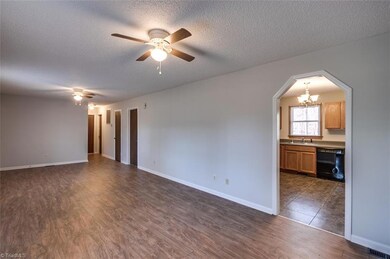 1574 Leslie St, Asheboro, NC 27205 - photo 6