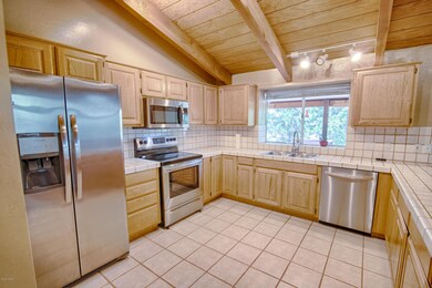Kitchen (2)