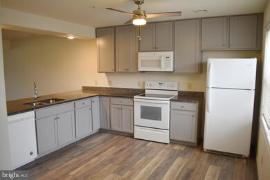 186 Delano Dr, Chambersburg, PA 17201 - photo 2