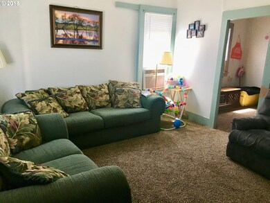 423 SW 6th St, Pendleton, OR 97801 - photo 2