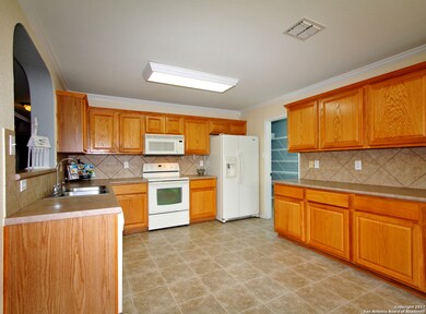 7406 Gamble Oak Dr, San Antonio, TX 78223 - photo 5