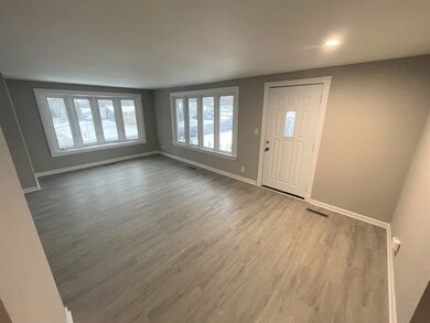 341 Delaware St, Carpentersville, IL 60110 - photo 2