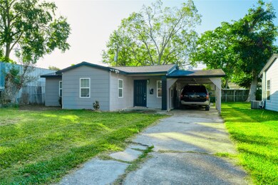 303 Park St, Baytown, TX 77520 - photo 3