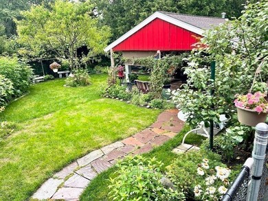 1055 Waverley St, Framingham, MA 01702 - photo 5