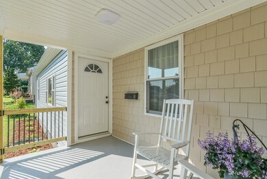 1557 Greenfield front porch 1