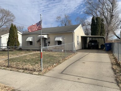 1917 E 23rd St, Des Moines, IA 50317 - photo 2