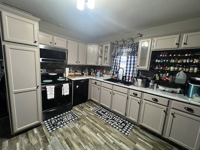 303 Wanda Rd, Portsmouth, OH 45662 - photo 2