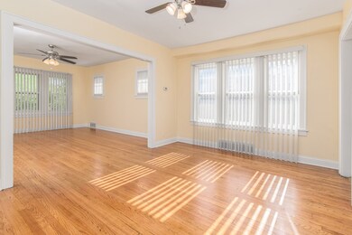 1610 W Monroe St, Waukegan, IL 60085 - photo 4