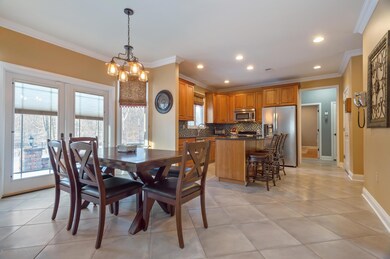 06_15SaxonCourt_191_KitchenBreakfastRoom