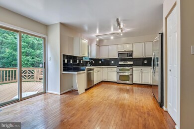 9823 Sherwood Farm Rd, Owings Mills, MD 21117 - photo 2