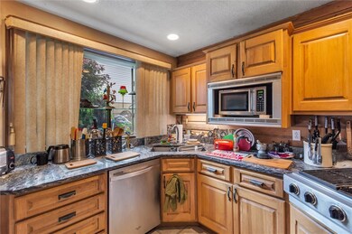 229 Henderson St, Pittsburgh, PA 15212 - photo 7