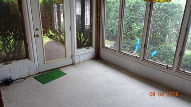 340 N Berwick Blvd, Waukegan, IL 60085 - photo 4