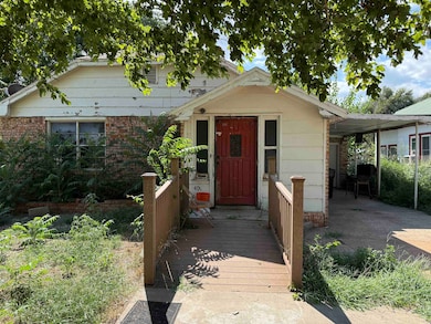 401 N Leach Ave, Watonga, OK 73772 - photo 2