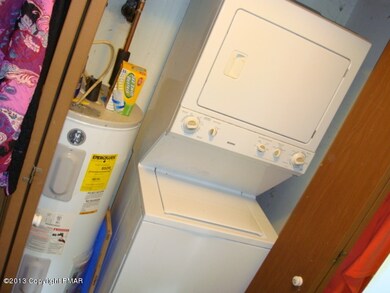 127 Meadow View Ct, Bushkill, PA 18324 - photo 6