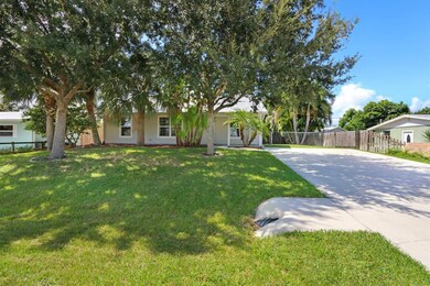 2033 SE Lafayette St Stuart FL-large-001