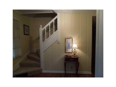 2207 Linden Dr SE, Cedar Rapids, IA 52403 - photo 3