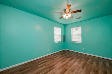 3940 King St, Houston, TX 77026 - photo 6