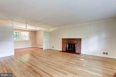 421 Scott Dr, Silver Spring, MD 20904 - photo 5