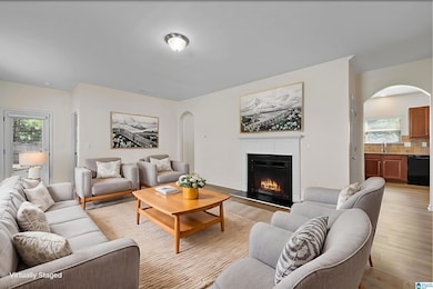 411 Glen Cross Way, Trussville, AL 35173 - photo 3