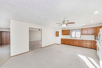 313 W Topeka St, Toluca, IL 61369 - photo 4