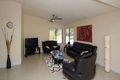 GV-76-TOUR-06-Family_Room(3)