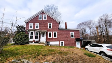 42 S Main St unit Right, Uxbridge, MA 01569 - photo 2