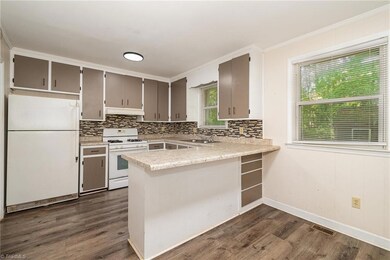 516 Hartness Rd, Statesville, NC 28677 - photo 6