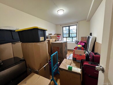 1553 Unionport Rd unit 7F, Bronx, NY 10462 - photo 5