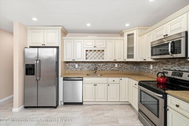 09-103D_Broadgate_Ct-9