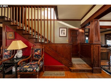 810 E 7th St, the Dalles, OR 97058 - photo 7