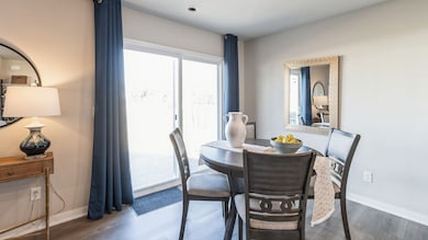 9437 Lovegrass Dr SW, Cedar Rapids, IA 52404 - photo 5