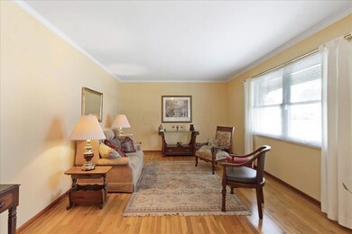 1122 Vanlear Ct, Columbus, OH 43229 - photo 2