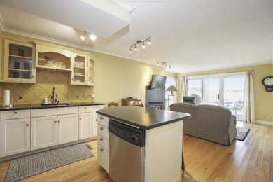 005-photo-kitchen-dining-room-8283304