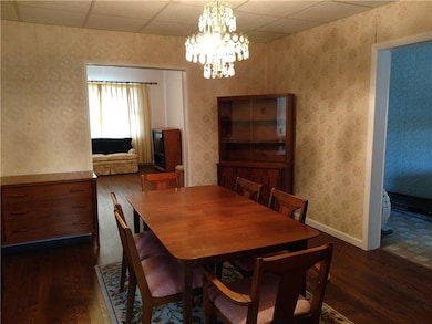 Dining Room to enjoy with family gatherings.