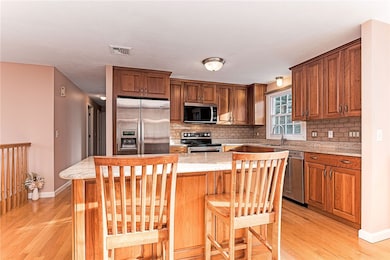 102 Moccasin Trail, Cranston, RI 02921 - photo 4