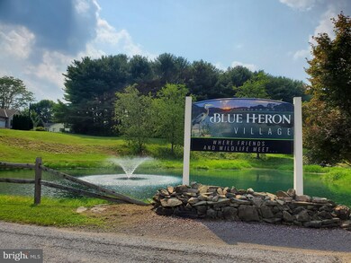 573 N Shore Dr, Lenhartsville, PA 19534 - photo 4