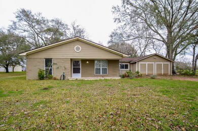 305 Leon Rd, Rosenberg, TX 77471 - photo 2