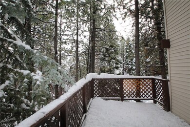 Enjoy forest and mountain views!