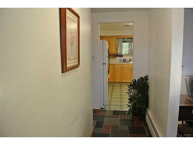 Entry/Foyer.