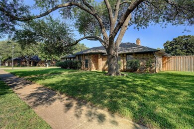 1125 Wingate Dr, Bedford, TX 76021 - photo 3