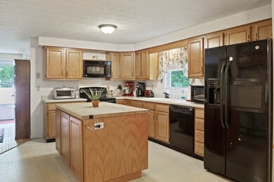 124 Olesen Rd, Derry, NH 03038 - photo 4